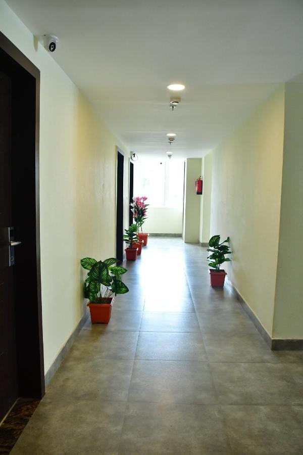 Hotel Yatharth Inn Варанаси Екстериор снимка